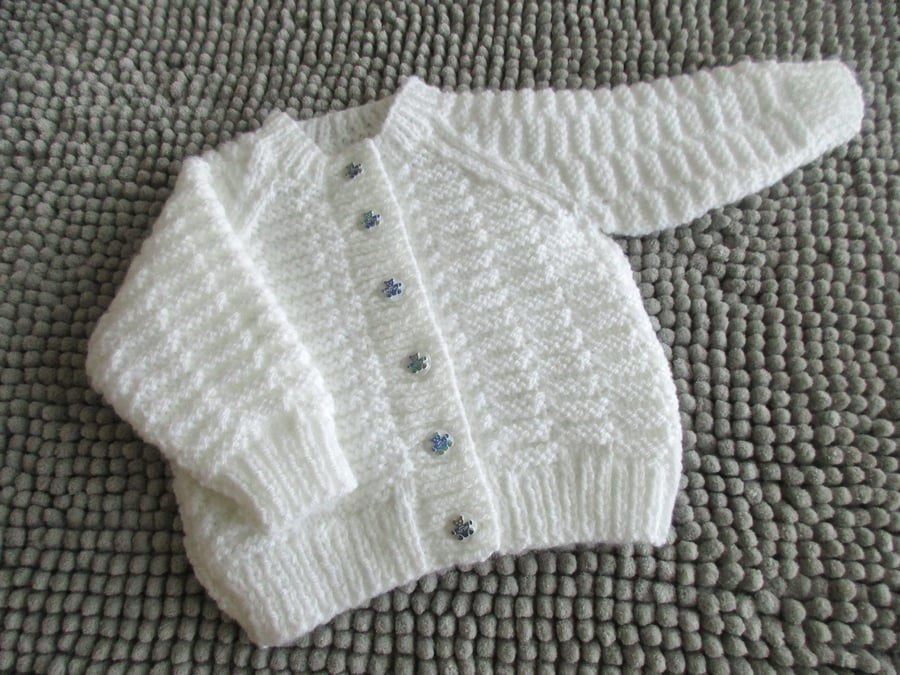 16" Patterned Round Neck Cardigan (White)