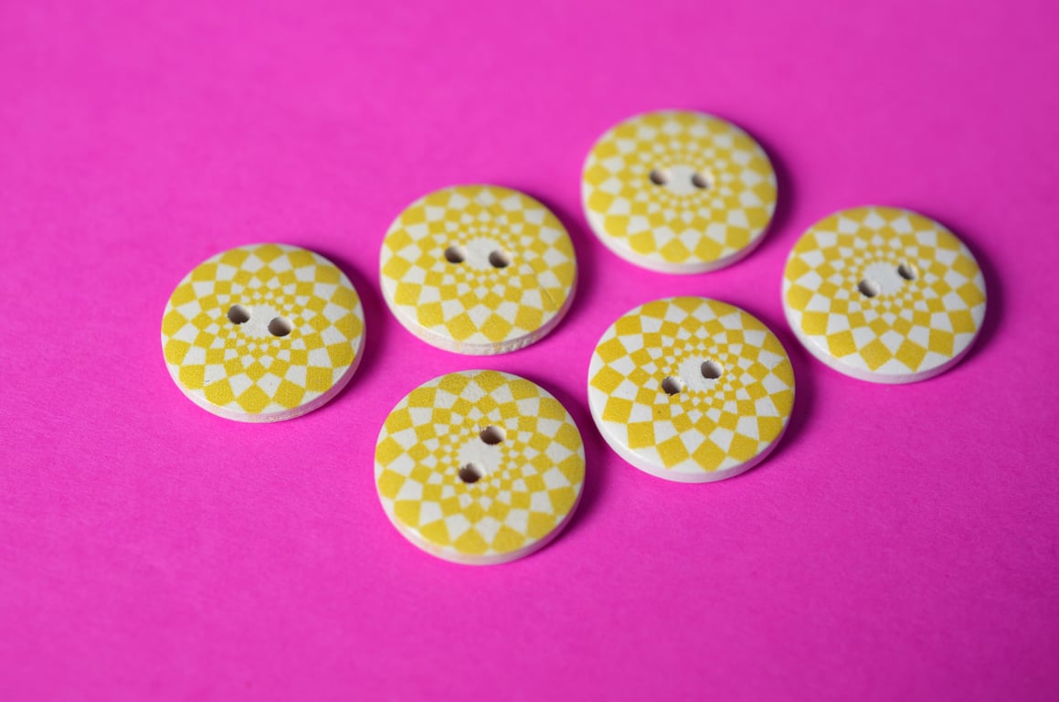 Wooden Yellow & White Geometric Buttons 6pk 20mm (MZ10)