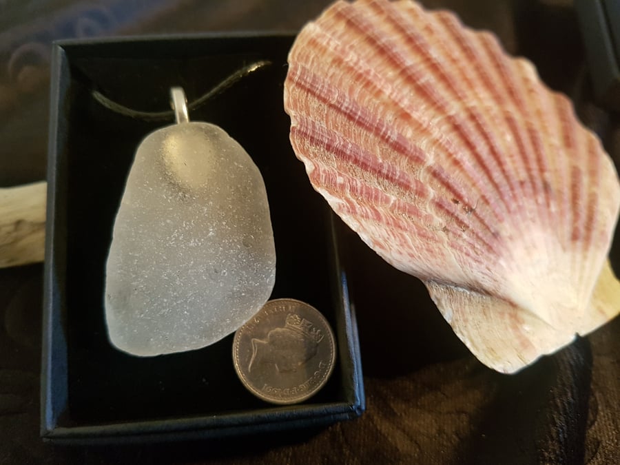Seaglass pendant 