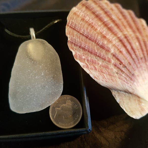 Seaglass pendant 