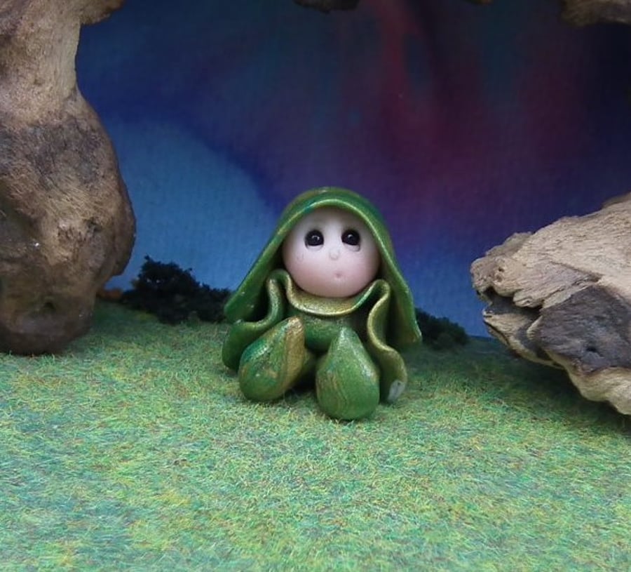 Tiny Seated Gnome Maiden 'Maeve' 1.25" OOAK Sculpt by Ann Galvin