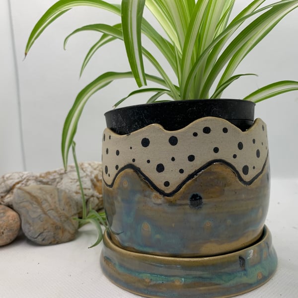 House plant pot with saucer