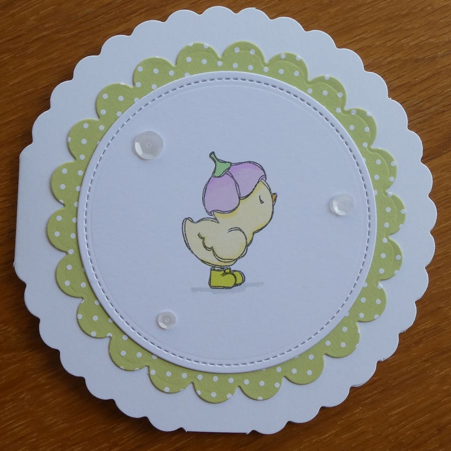 Round Easter Card - Chick with Petal Hat