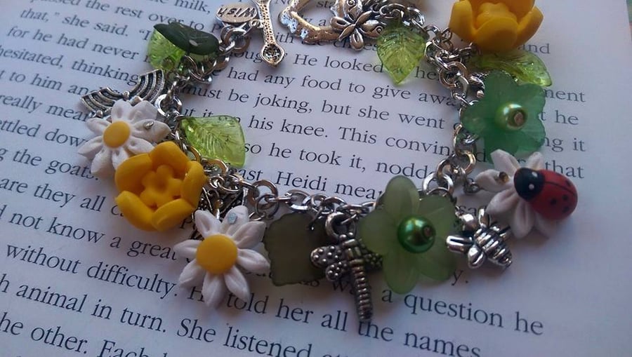 Buttercup & Daisy Chain Bracelet.