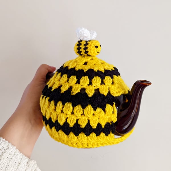 Bumblebee teapot cosy, energy saving, cost efficient, crochet teapot cover