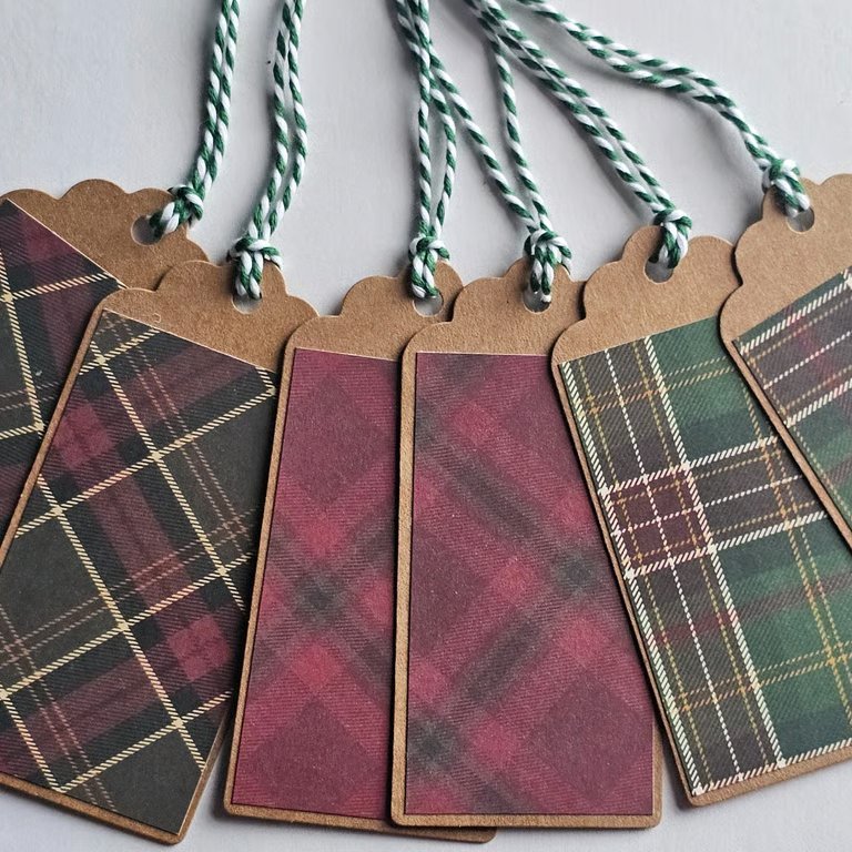 Pack of 6 Simple Tartan Patterns Christmas Gift Tags
