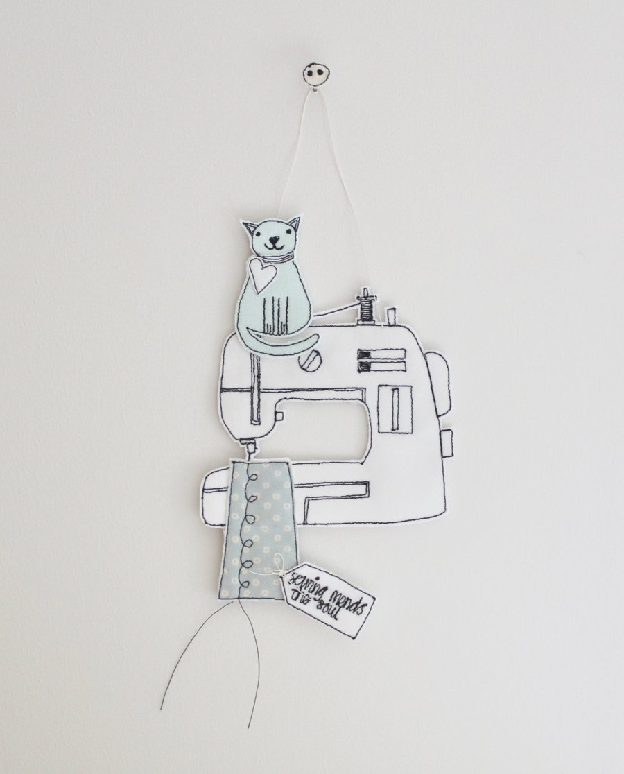 'Sewing Mends the Soul' Sewing Machine' - Hanging Decoration