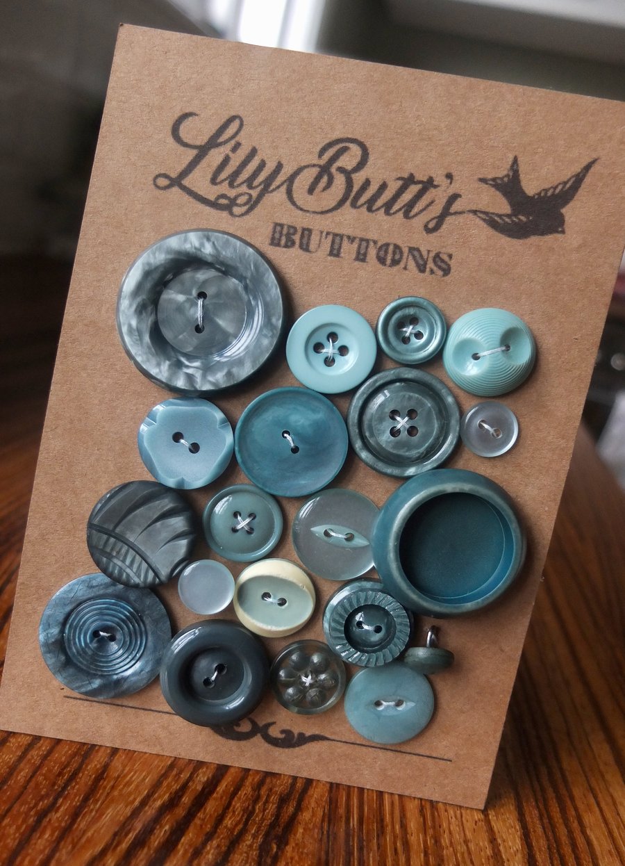 20 Vintage Mixed Turquoise Buttons