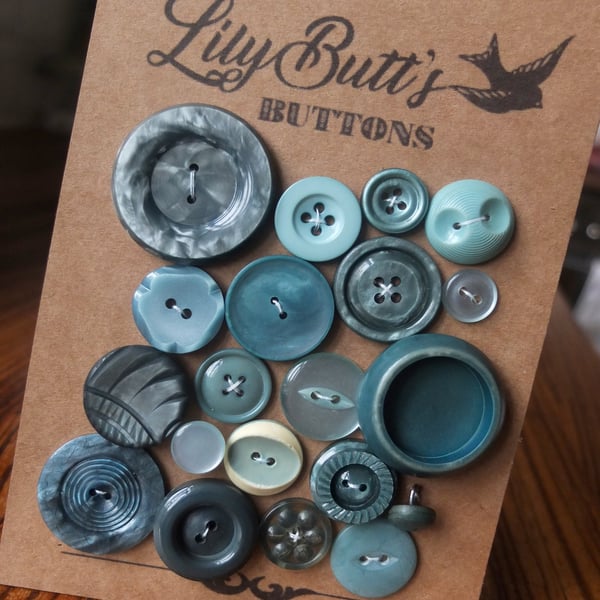 20 Vintage Mixed Turquoise Buttons