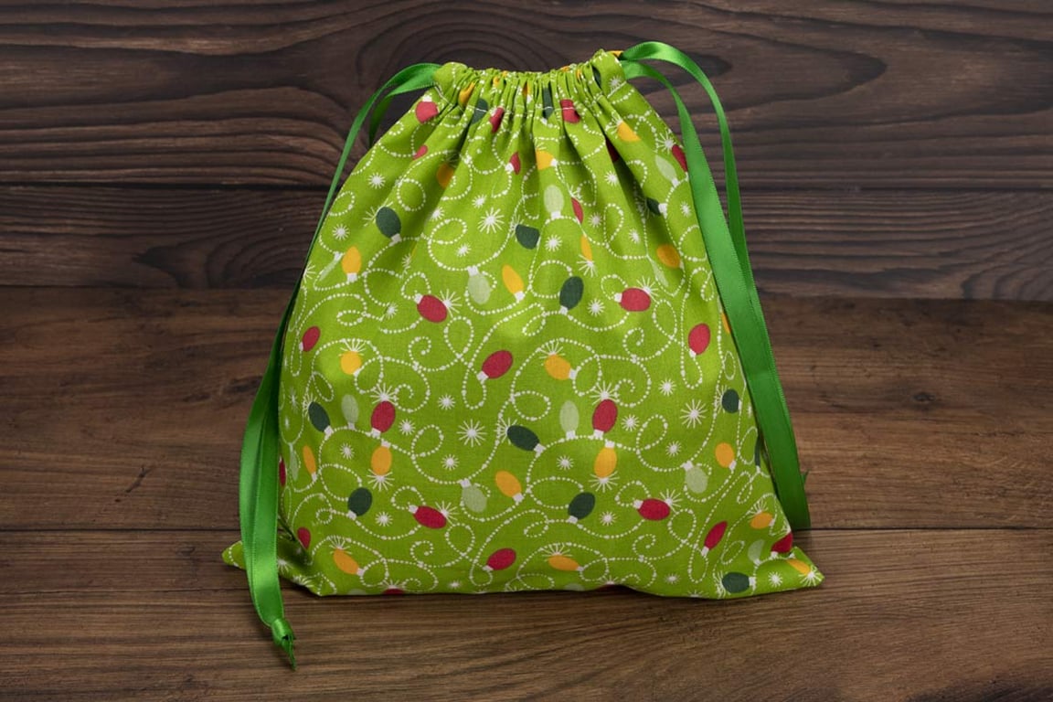 Handmade Christmas Gift Bag, Christmas Baubles Design Design, Eco-Friendly-FGB28