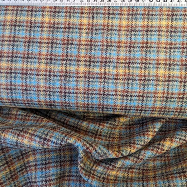 100% Wool Tweed Fabric - Sweetie tartan