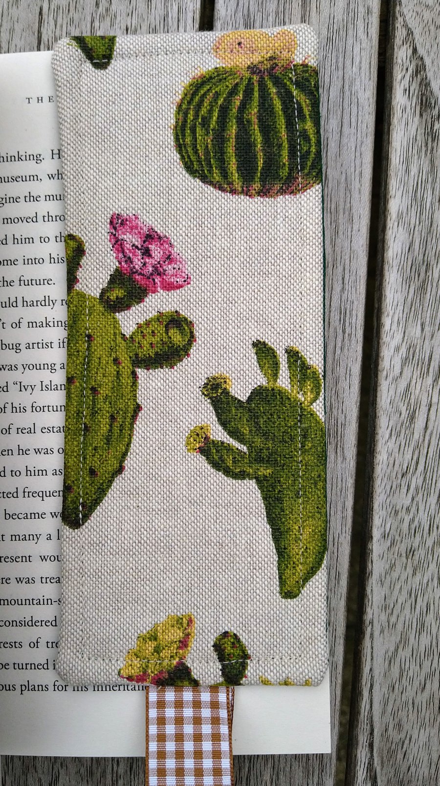 Bookmark with cacti