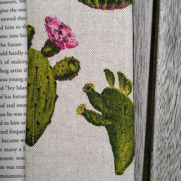 Bookmark with cacti