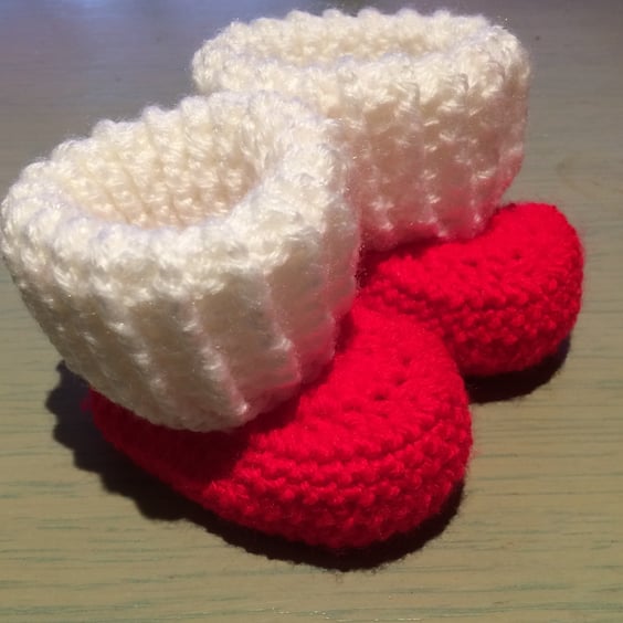 Gorgeous Crocheted Booties 
