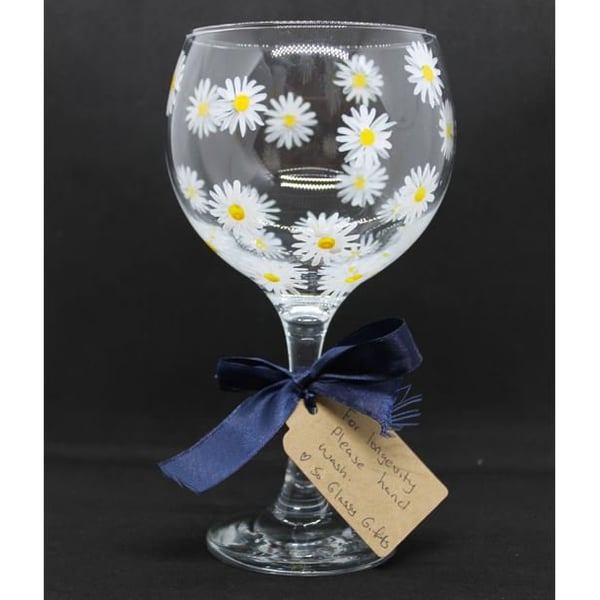 Hand Painted Daisy Gin Glass Cocktail Glass with optional Personalisation. 