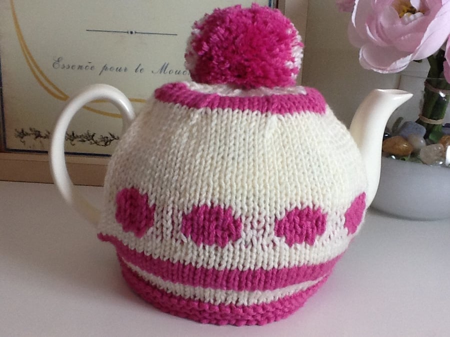 Dotty Tea Cosy - 6 cup pot