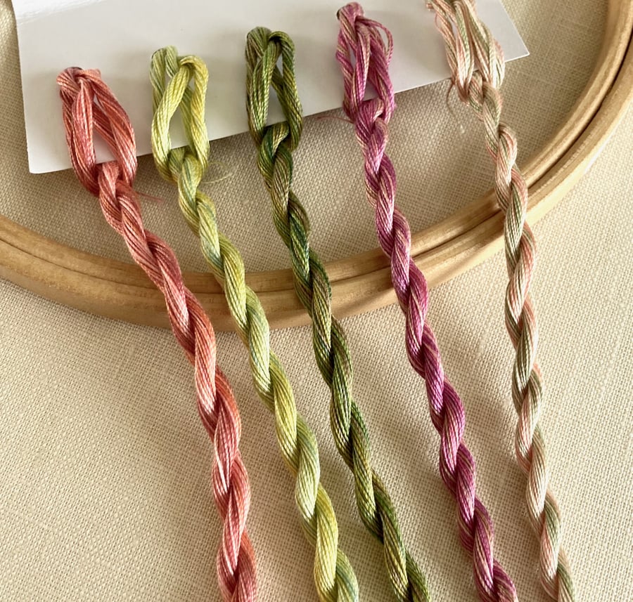 Fine Perle 16 Variegated Embroidery Thread - English Rose