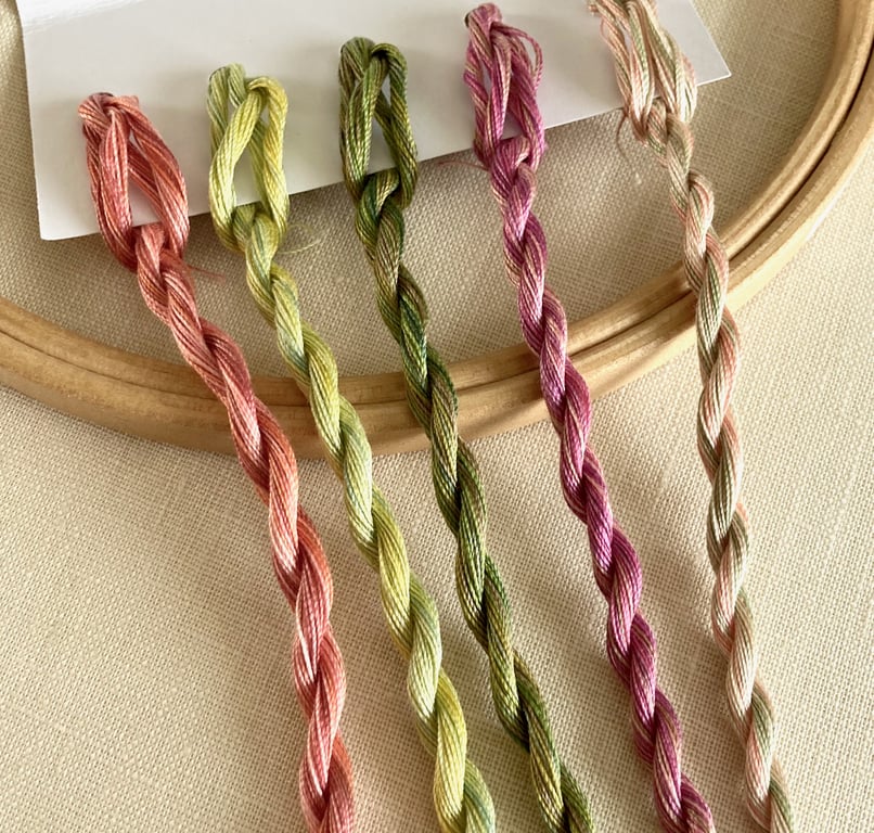 Fine Perle 16 Variegated Embroidery Thread - English Rose