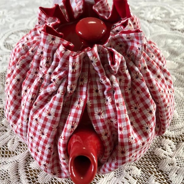 Reversible Gingham Tea Cosy 