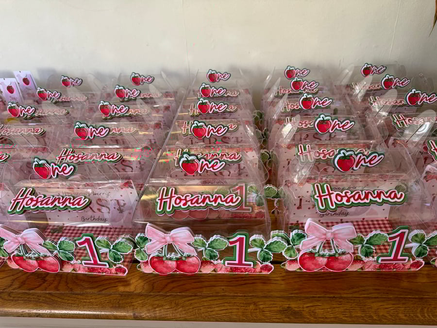 6 Personalised Straberries themed party boxes, party bags 