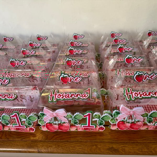 6 Personalised Straberries themed party boxes, party bags 