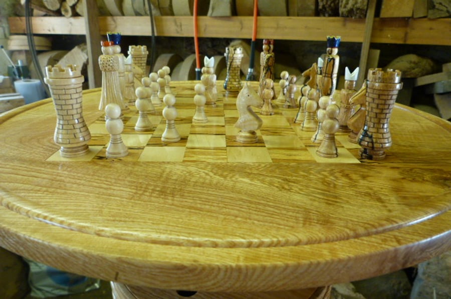 CHESS TABLE WITH CHESS SET