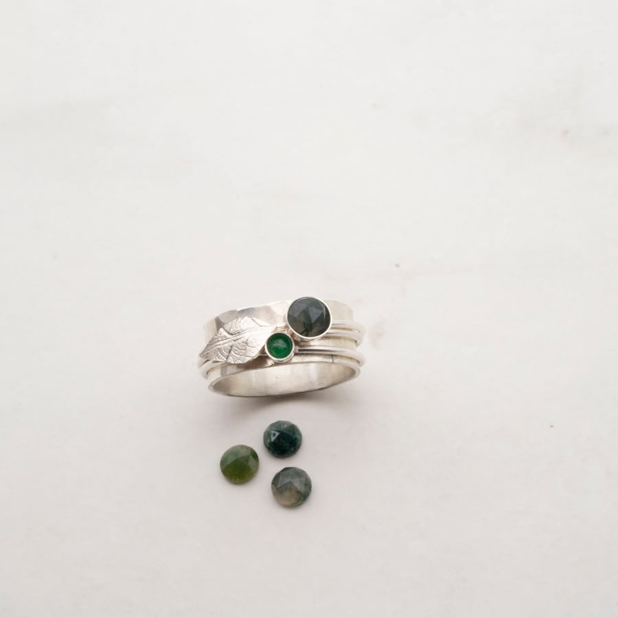 Nature Inspired Spinner Ring with Moss agate, emerald and a leaf