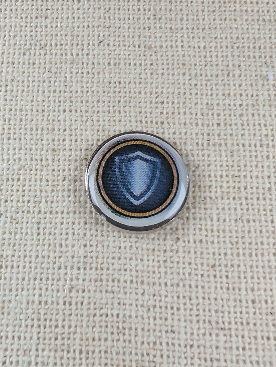 Tank Pin Badge - Gamer Themed Pin - Large Resin Topped Pin Badge 