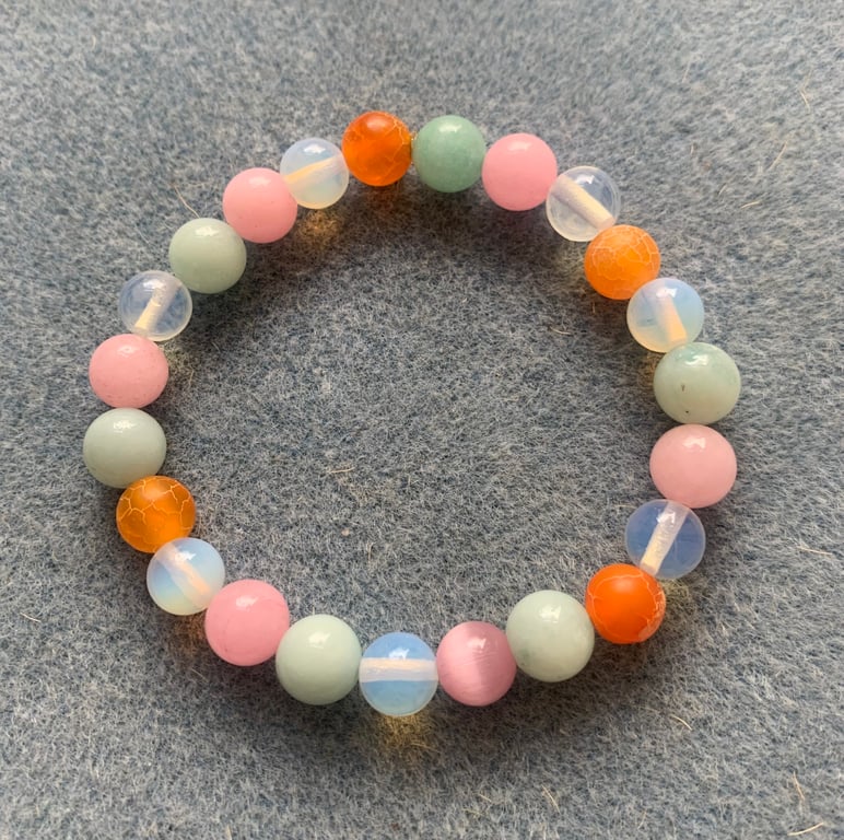 Handmade quartz, moonstone and agate bracelet.  Healing bracelet.  Unique gift.
