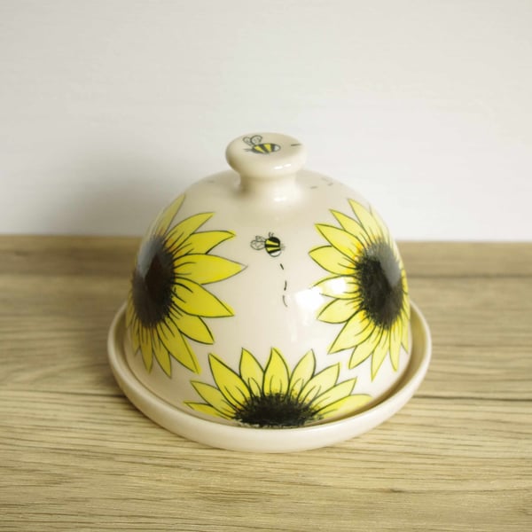 Butter Dish (Circle) - Bee and Sunflowers