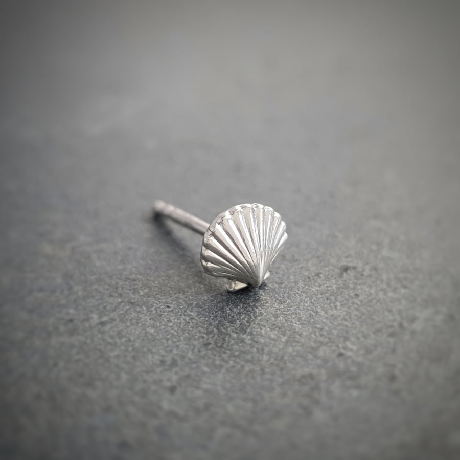 Scallop seashell stud earring in hypoallergenic sterling and fine silver