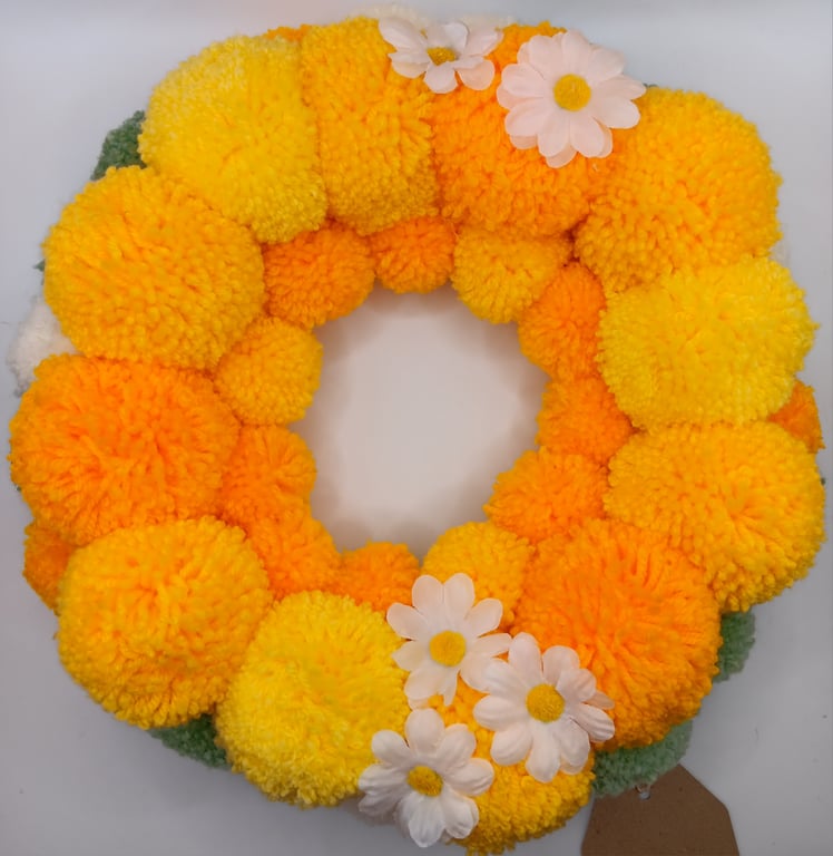 Pom pom hanging wreath 
