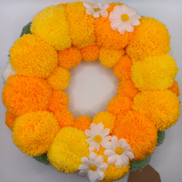 Pom pom hanging wreath 