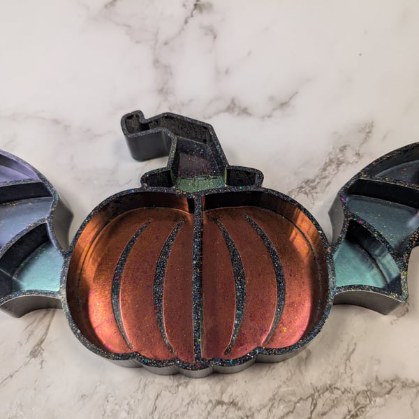Resin Pumpkin Bat Tray – Chameleon Copper & Teal