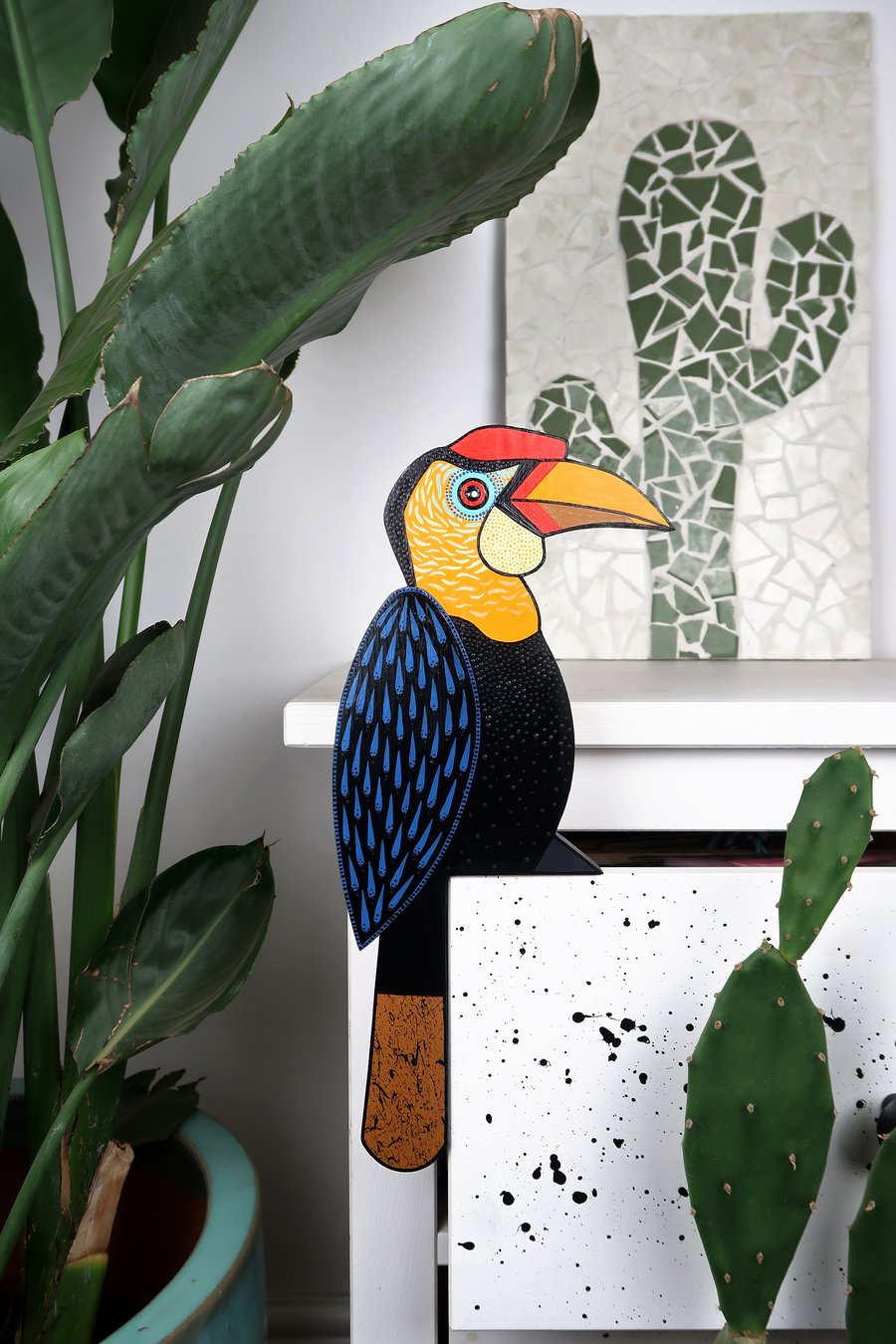Wrinkled hornbill door topper, wooden jungle bird door frame decoration.
