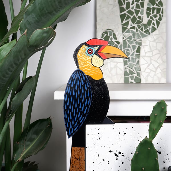 Wrinkled hornbill door topper, wooden jungle bird door frame decoration.