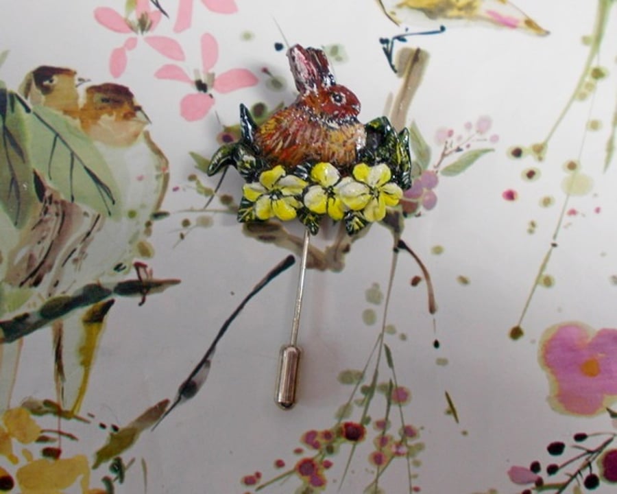 RABBIT & PRIMROSE PIN Wildlife Floral Wedding Lapel Brooch HANDMADE HANDPAINTED 