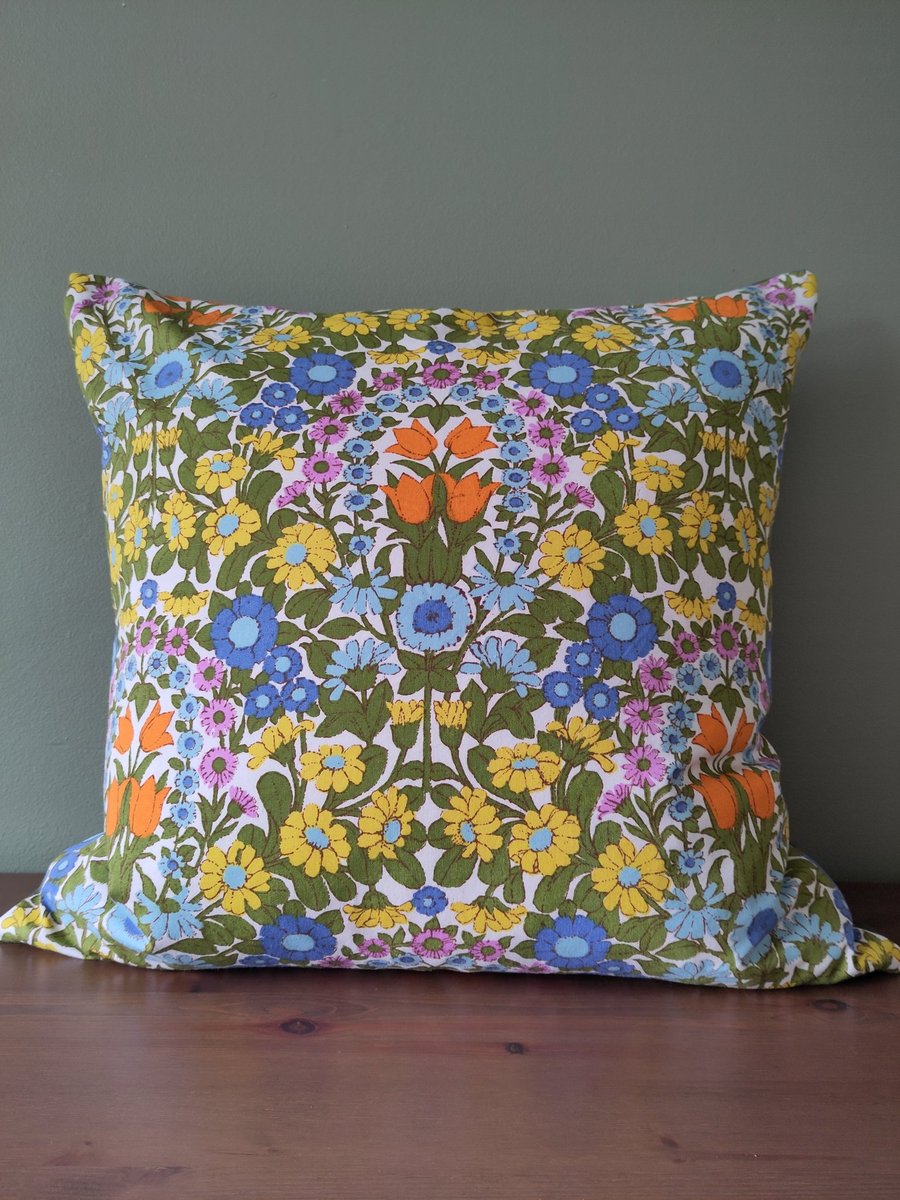 Vintage 'Daisy Chain' cushion cover