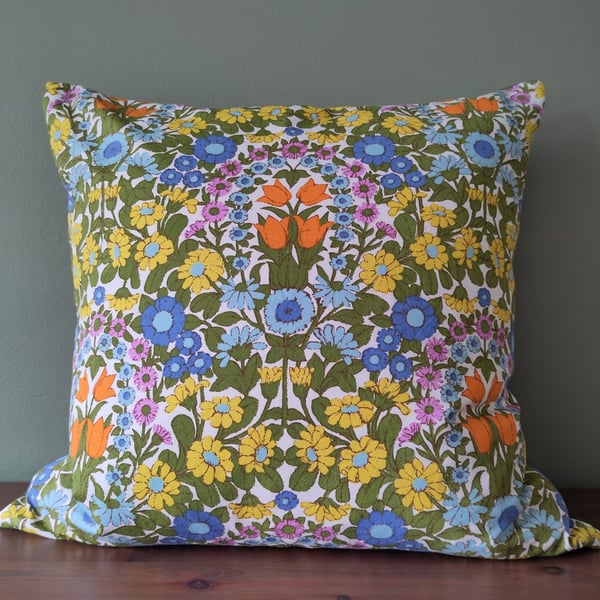 Vintage 'Daisy Chain' cushion cover