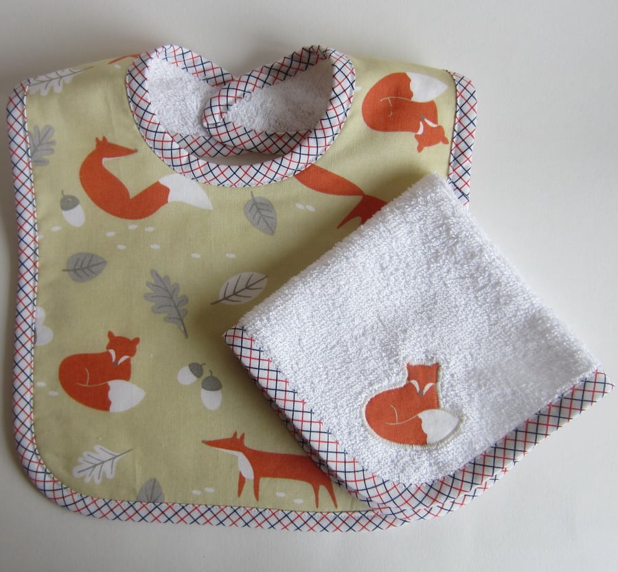 Fox Babies Bib and Dribble Cloth Set