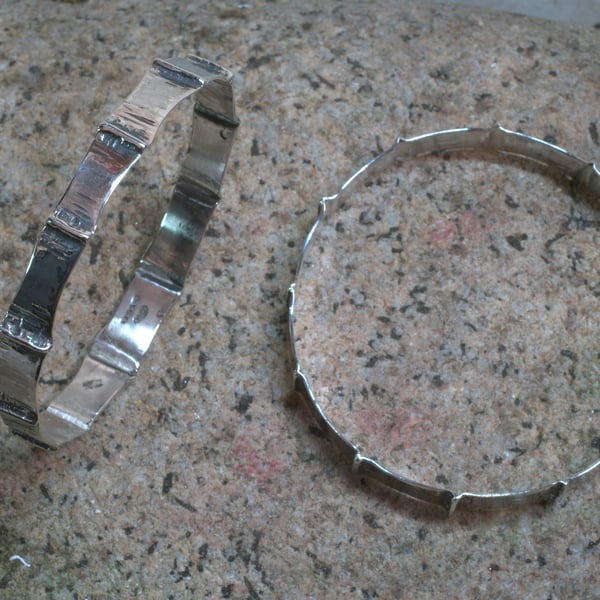 Silver "Wave" bangle Medium