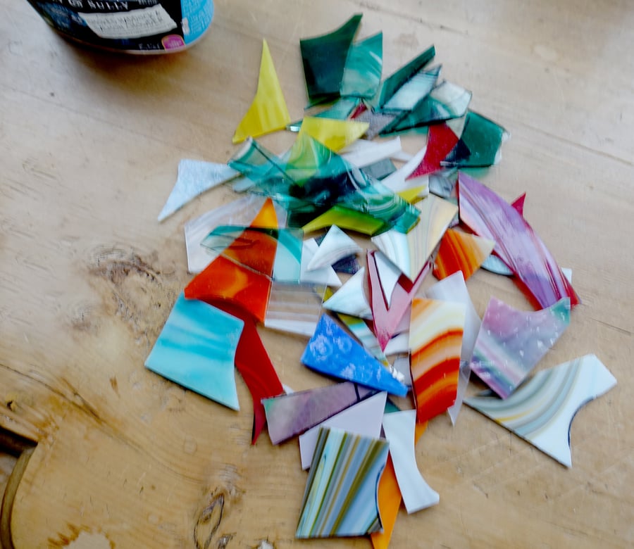 500gms of high quality glass cullet for jewellery making, crafts, etc. 500gms