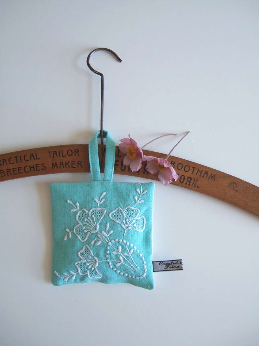  CRAFT Lavender bag in an embroidered turquoise vintage tray cloth flowers