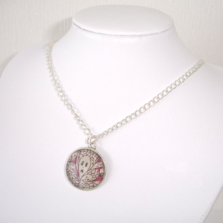 Pendant Grayson Perry Liberty Cranford Fabric Pink Victorian Bonnets