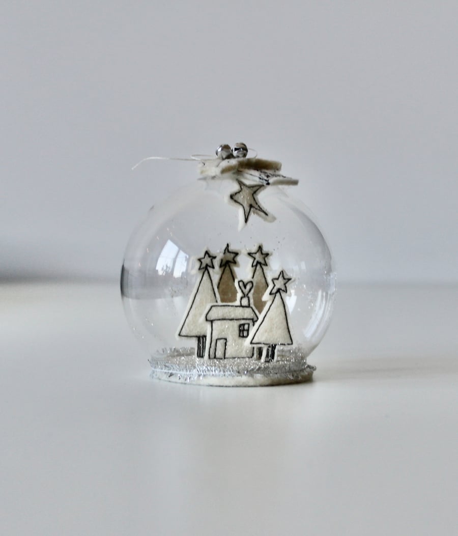 'Home for Christmas - Glass Dome Decoration