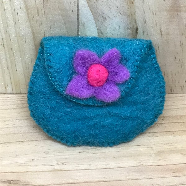 Felt Purse. (602)