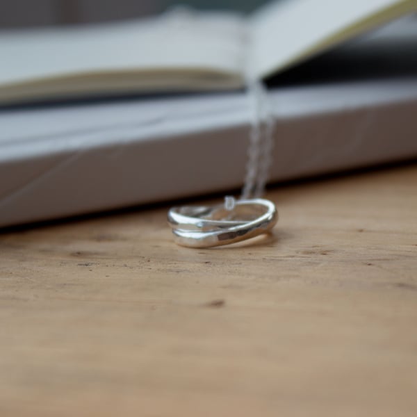 Sterling Silver Textured Interlinking Rings Pendant, hoops pendant