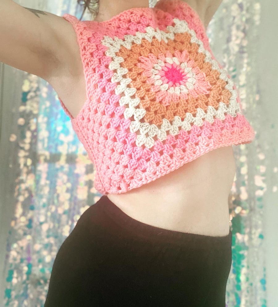 Cute granny stitch crochet crop top pink!