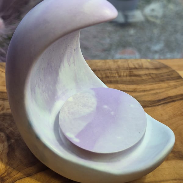 Moon shaped eco-resin tealight holder