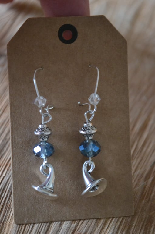 Witch hat earrings with crystals